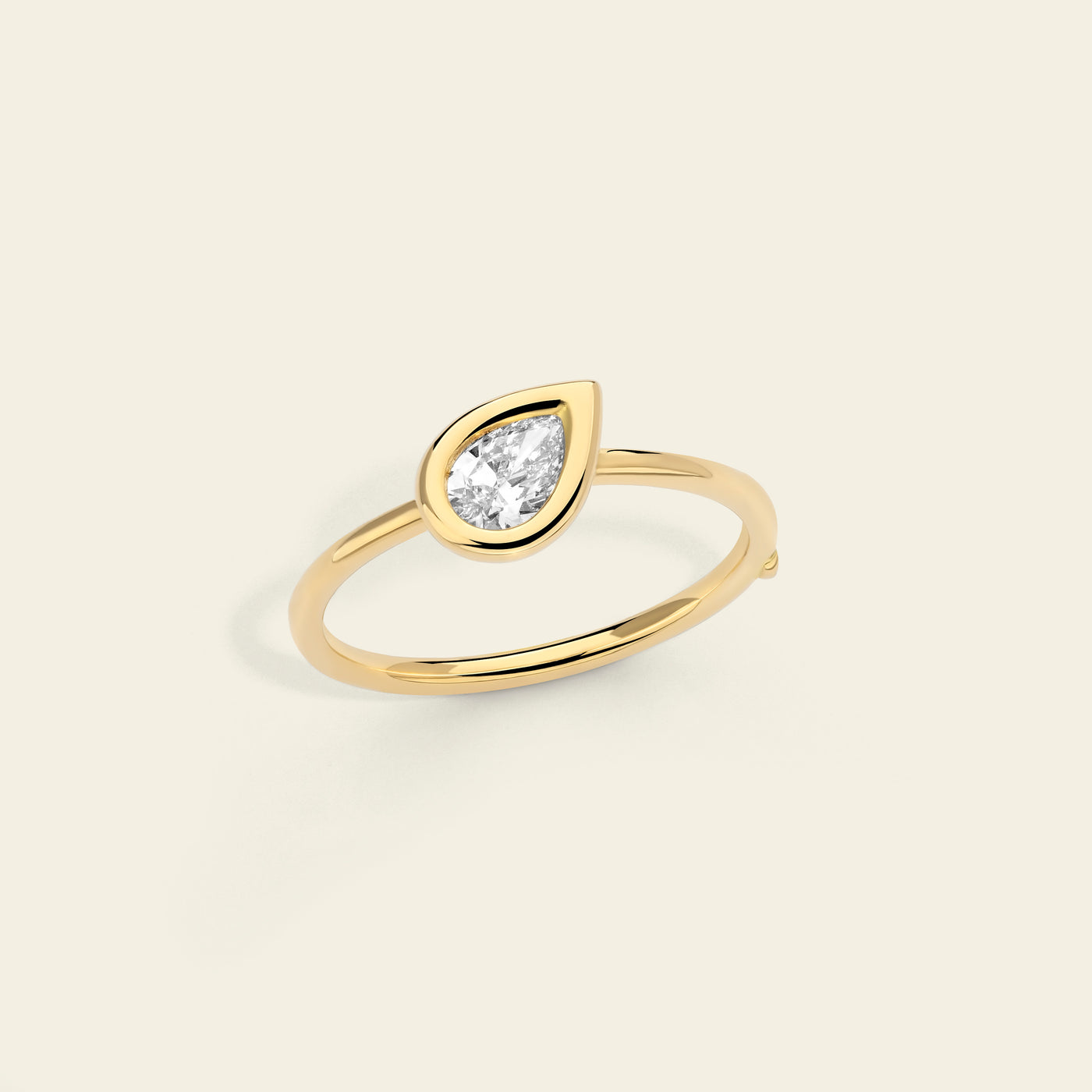 Anello con diamante a goccia 3
