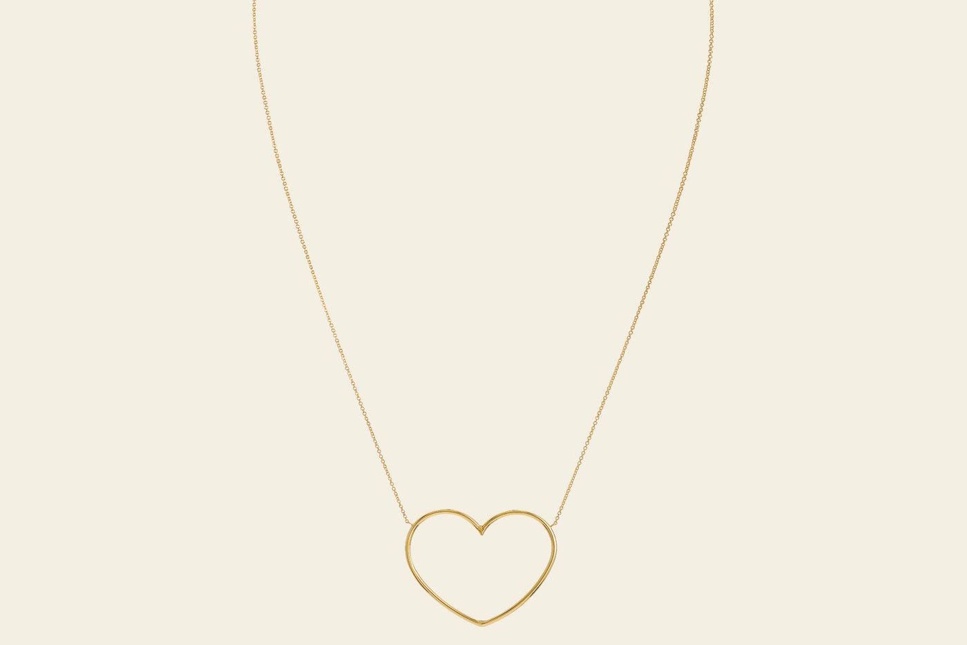 Collana con cuore a filo in canna vuota